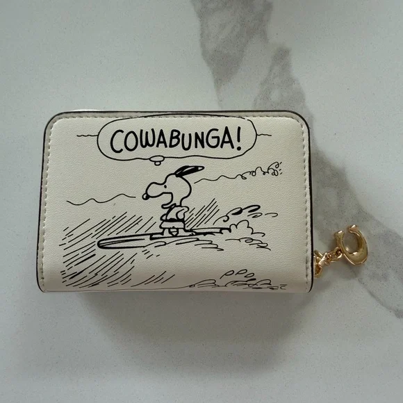 Coach White Snoopy Surf Zip Wallet with Gold Hardware - Picture 3 of 4